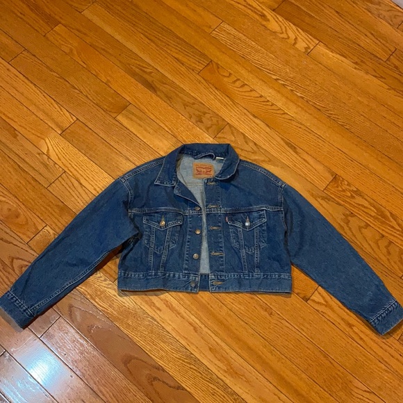 🔥🔥🔥Levi’s Cropped Oversized Jean Jacket